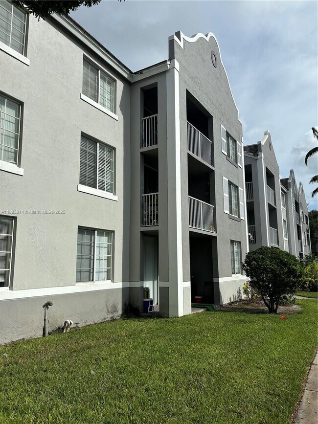 Building Photo - 777 SW 111th Way