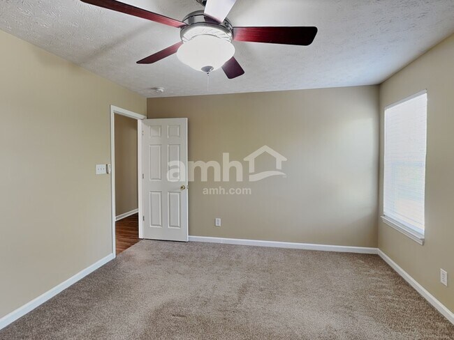 Building Photo - 1376 Blue Ridge Ln