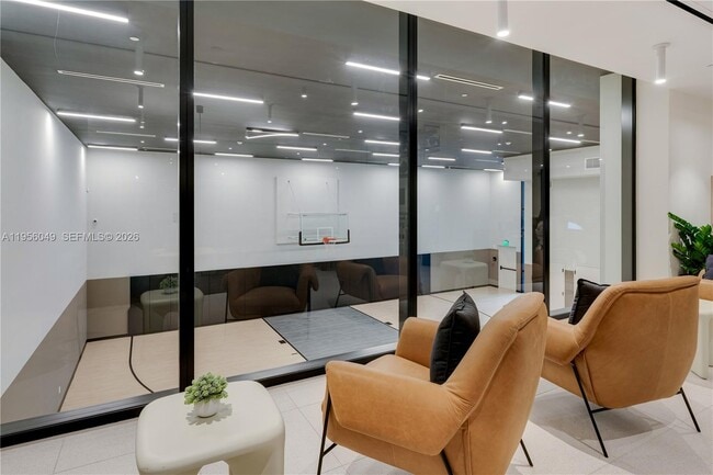 Building Photo - 225 N Miami Ave