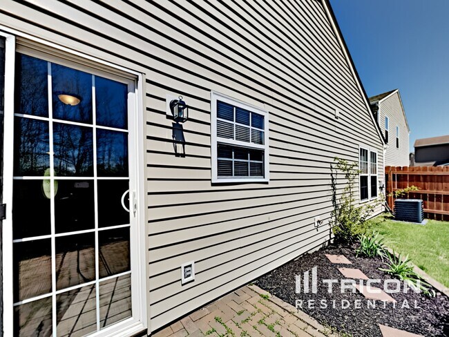 Building Photo - 7621 Mansfield Way