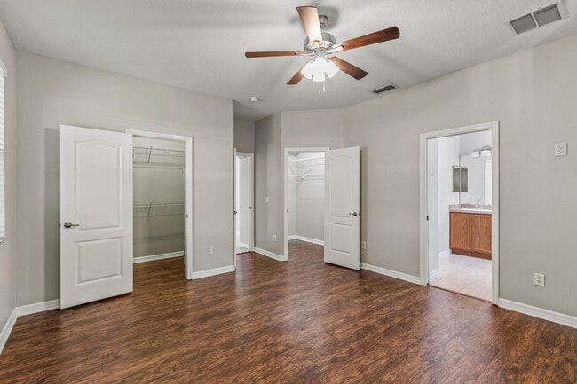 Building Photo - Leesburg 3 Bed, 2 Bath Single Family Home