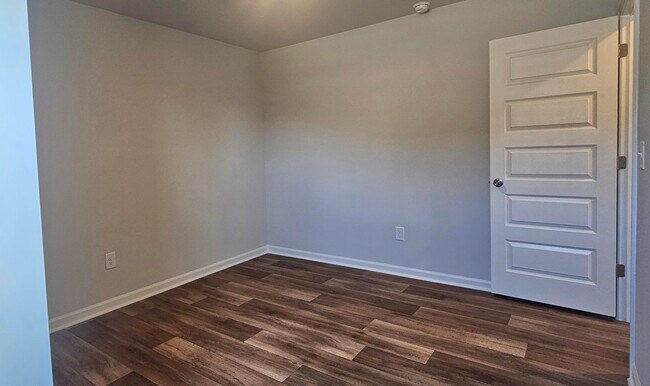 Building Photo - 337 Sweet Vernal St