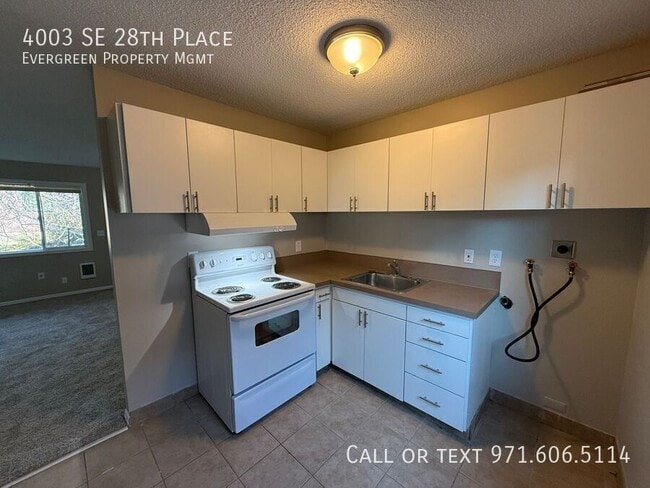 Building Photo - 4003 SE 28th Pl