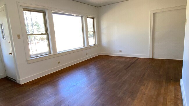 Building Photo - 1017 Audubon Ave