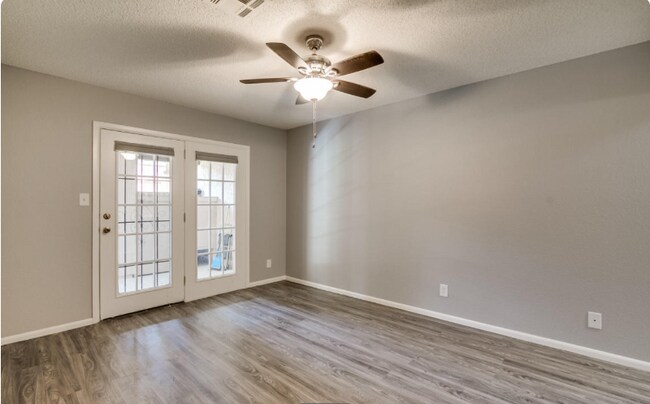 Building Photo - 25 N Cottonwood St