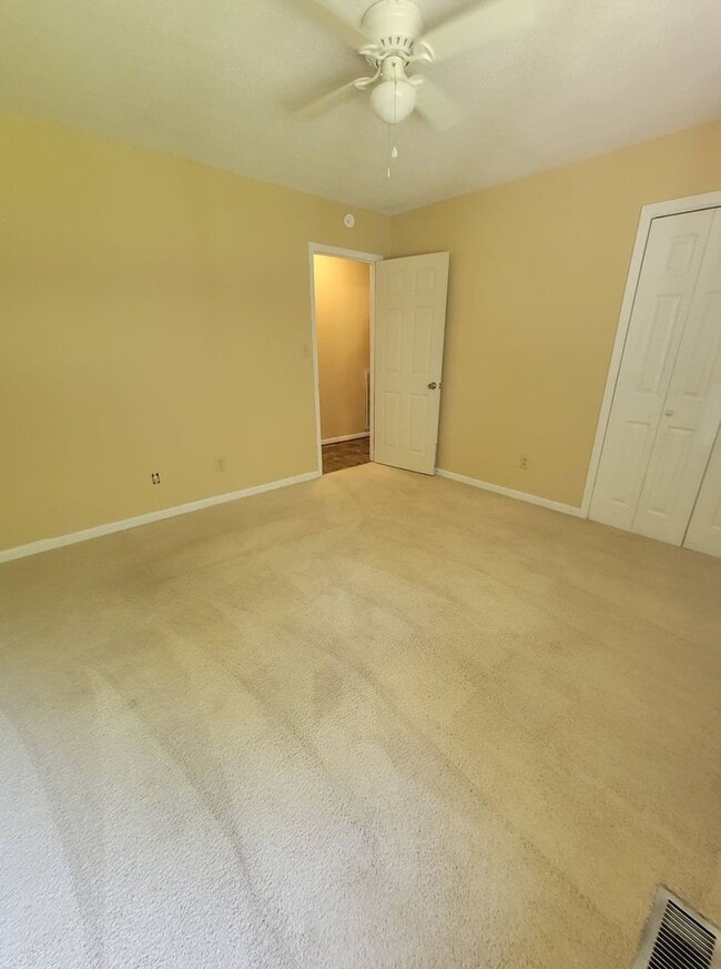Building Photo - Spacious 4BR/2BA single family home in Ann...