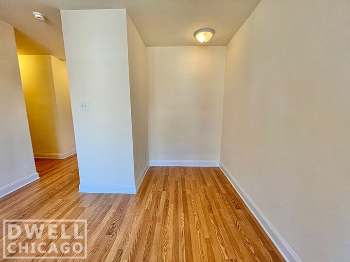 Building Photo - 2606 N Kimball Ave