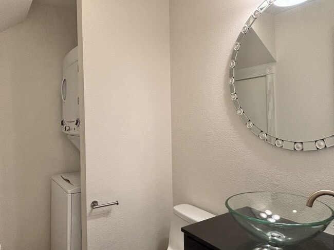 Building Photo - 2111 N Houk Rd