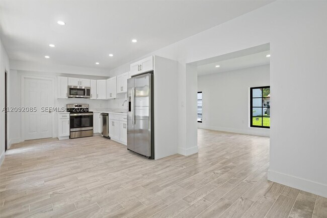 Building Photo - 434 Aragon Ave