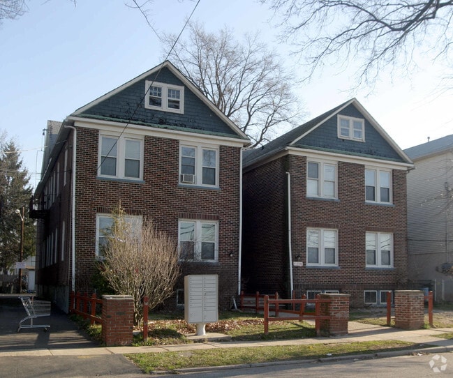 Building Photo - 1109-1113 Harrison Ave