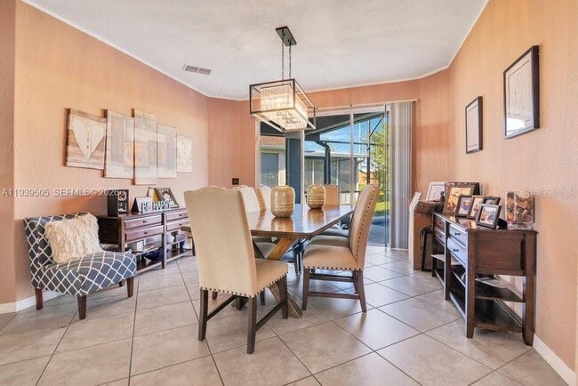 Building Photo - 321 Corvina Dr