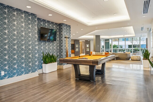 Building Photo - 388 Beale St