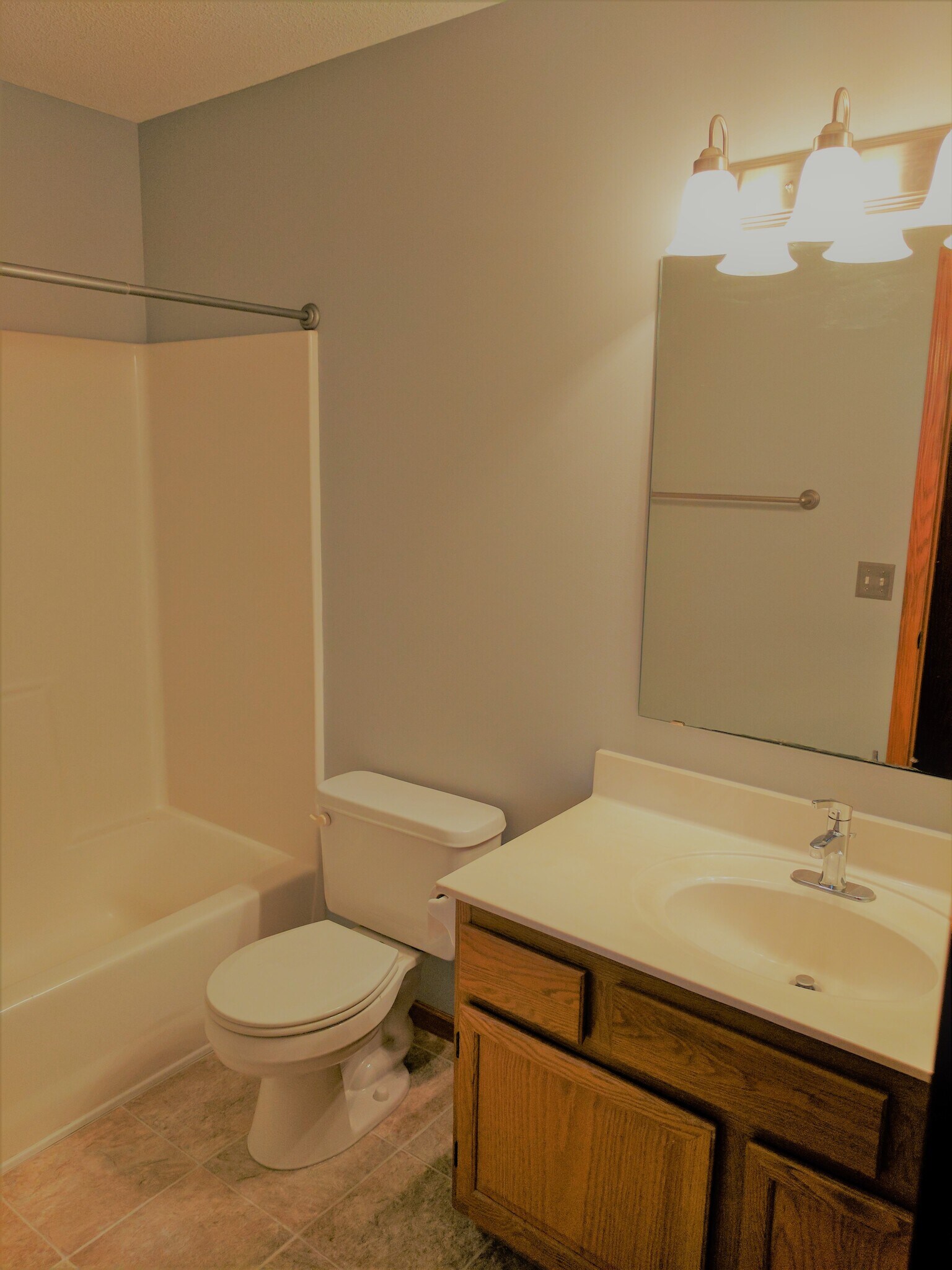 Building Photo - 3625 Vermilion Court North