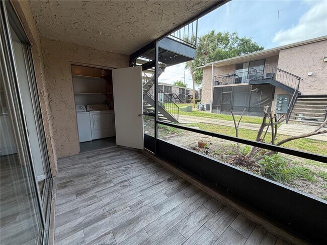 Building Photo - 1167 Calle Del Rey
