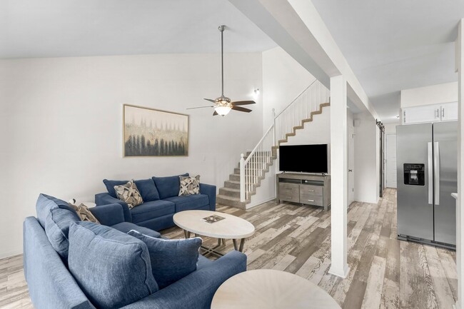 Building Photo - 629 Sandalwood Dr