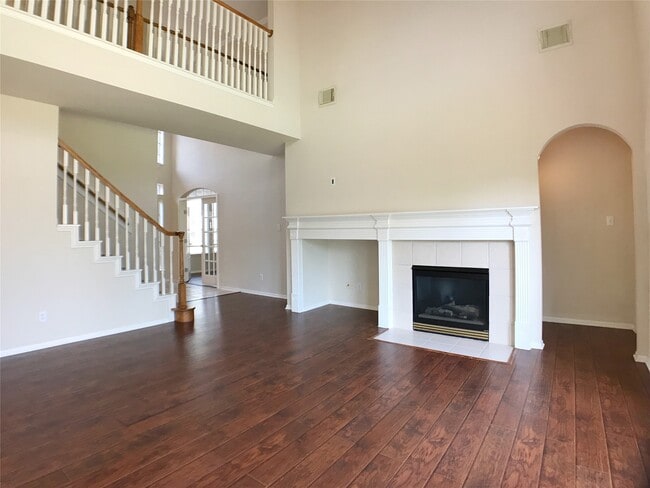 Building Photo - 6323 Sunset Cove Ln