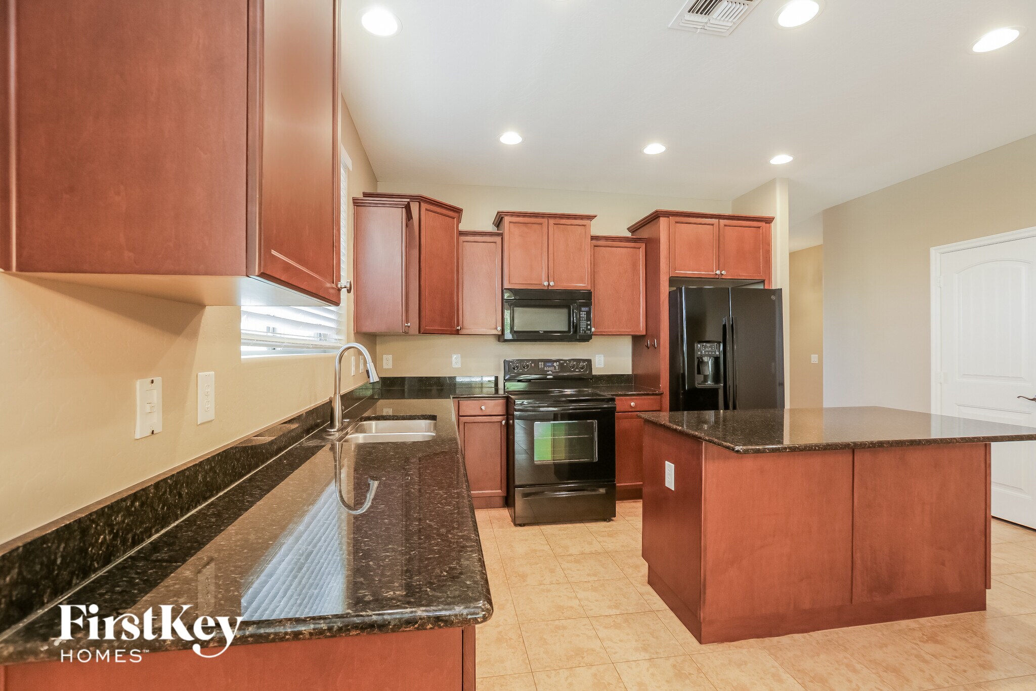 Building Photo - 1809 W Loemann Dr