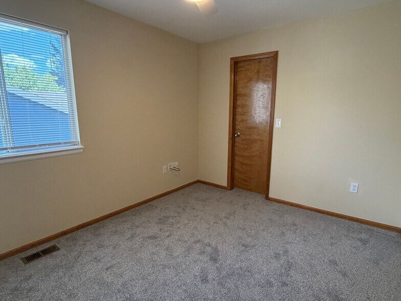Building Photo - 21585 Hill Gail Way