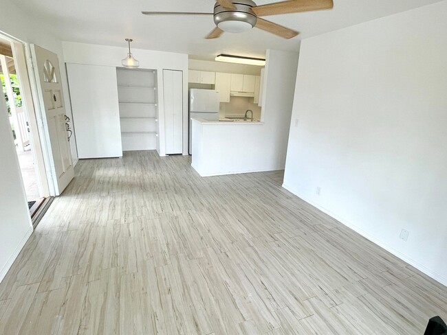 Building Photo - SOUTHPOINTE - Unfurnished - Top Floor 2Bed...