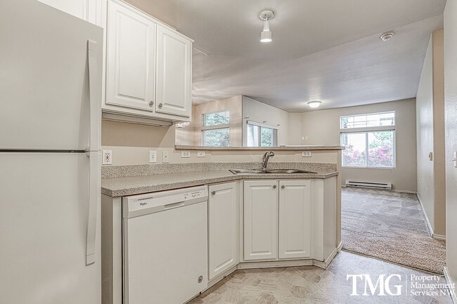 Building Photo - 2br/2ba single level condo with garage & W/D near Nike / Intel / St. Vincent Hospital  **MOVE IN ...