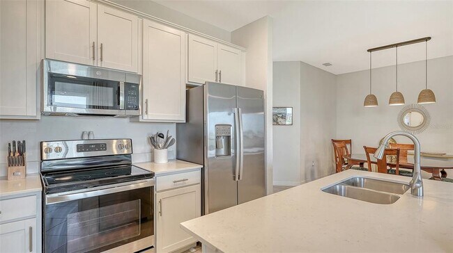 Building Photo - 12180 Wellen Golf St