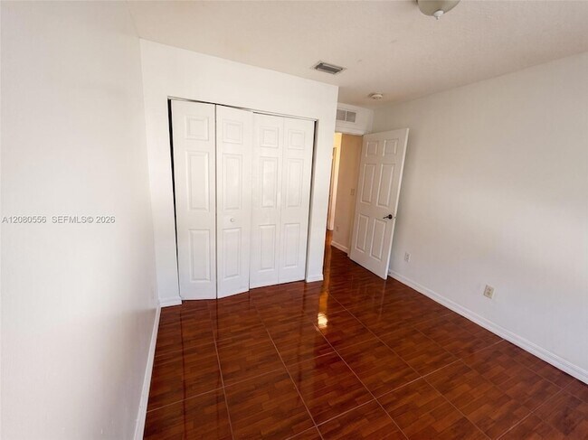 Building Photo - 4951 Mallory St