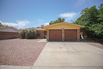 Building Photo - 10521 Gala St