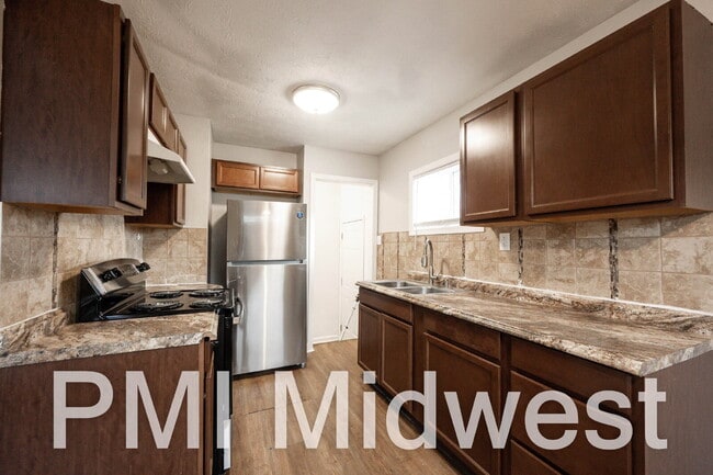 Building Photo - 3101 N Temple Ave