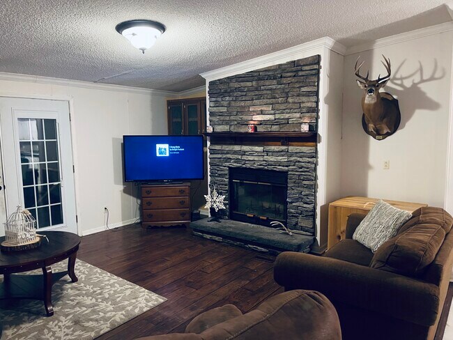 Building Photo - 294 Oscar Weeks Rd