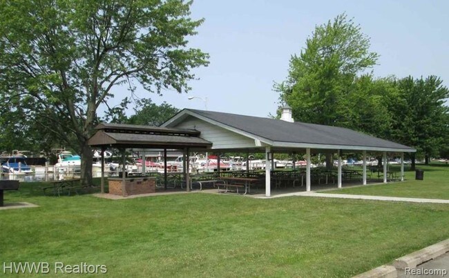 Building Photo - 1899 Hunt Club Dr