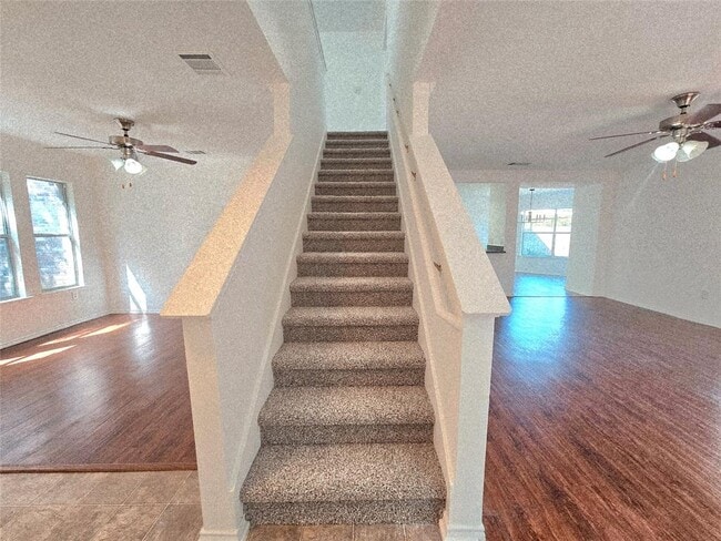 Building Photo - 1002 Keeshond Pl