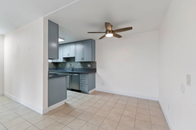 Building Photo - 1551 Broadway