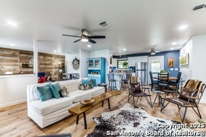 Building Photo - 103 Amber Dr