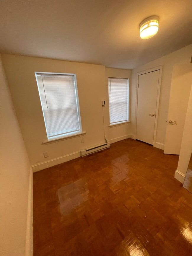 Building Photo - Beautiful 2BR home in Port Richmond