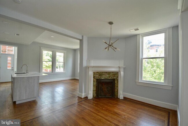 Building Photo - 1724 2nd St NW