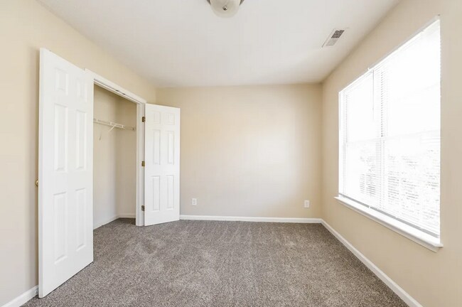 Building Photo - 4819 Chapel Ridge Dr