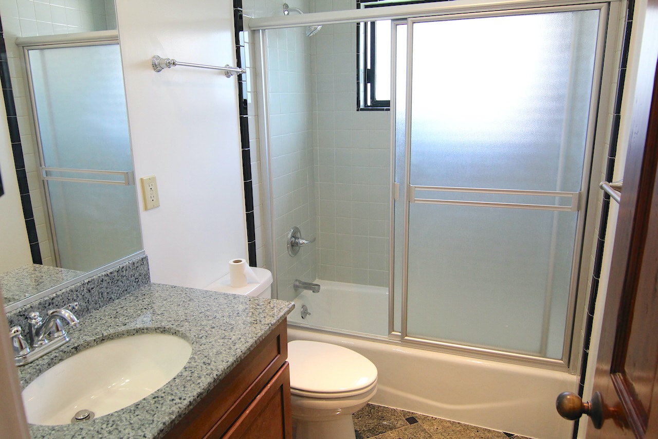 Building Photo - 600 N Sweetzer Ave