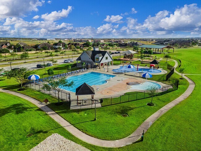 Building Photo - 10610 Crescent Peak Dr