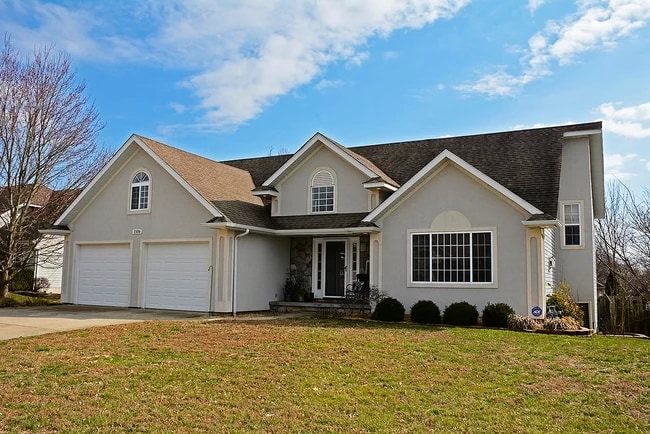 Primary Photo - 1506 E Highview Dr