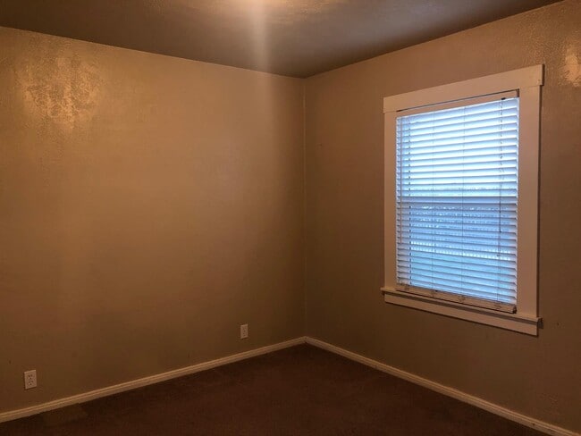 Building Photo - 7902 Clinton Ave