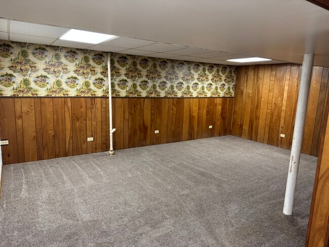 Building Photo - 207 N Lord Ave