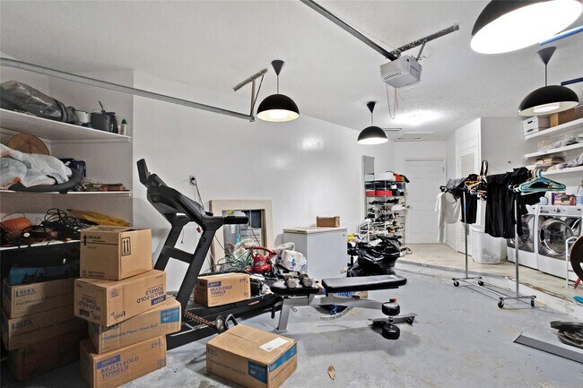 Building Photo - 1311 NE 27th Way