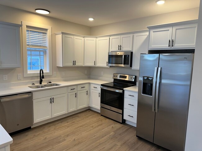 Building Photo - 251 Liam Ln