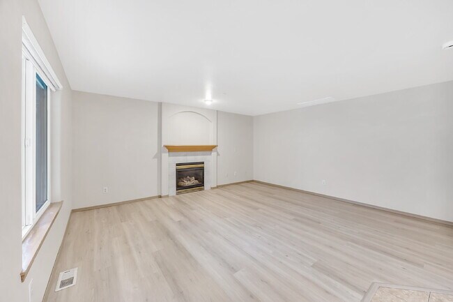 Building Photo - NO SHOWINGS AT THIS TIME~ 5 Bedrooms ( one brm is on main floor) and 4 bathrooms (2 are on main f...