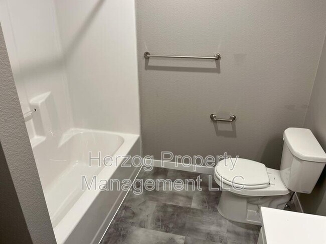 Building Photo - 601 17th Avenue Southwest