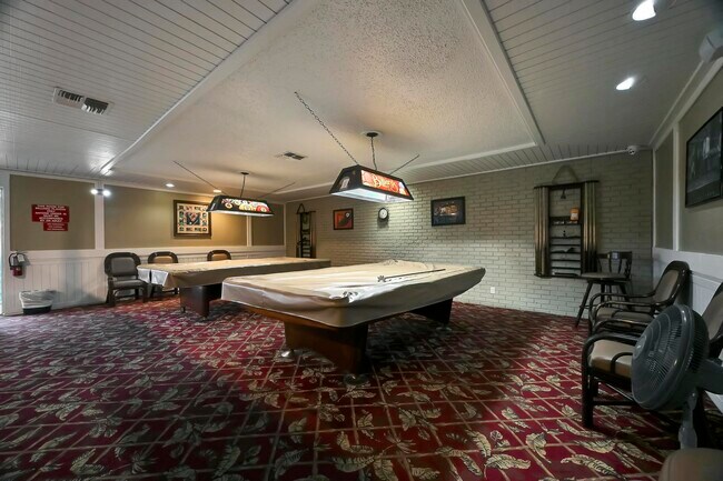 Building Photo - 203 Lake Carol Dr