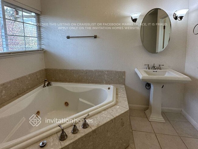 Building Photo - 9561 Dapple Ct