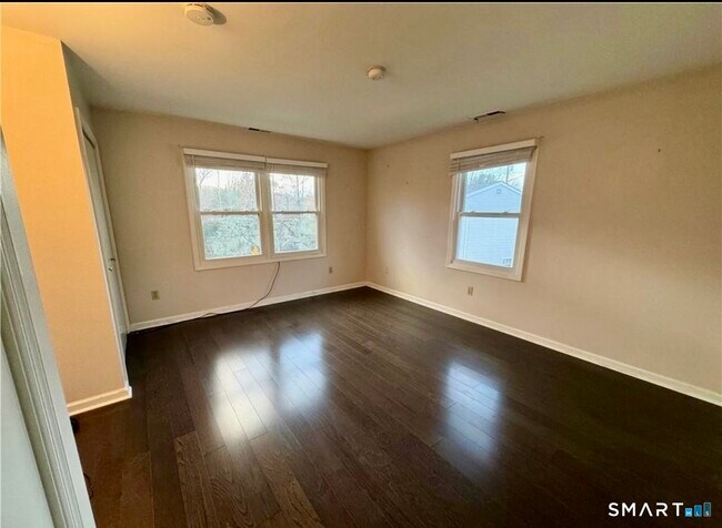 Building Photo - 41 Nash Pl