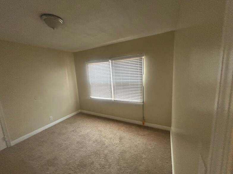 Building Photo - 2911 W 129th St