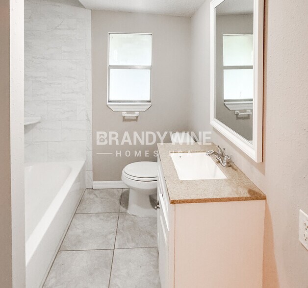 Building Photo - 11469 Wingate Rd N